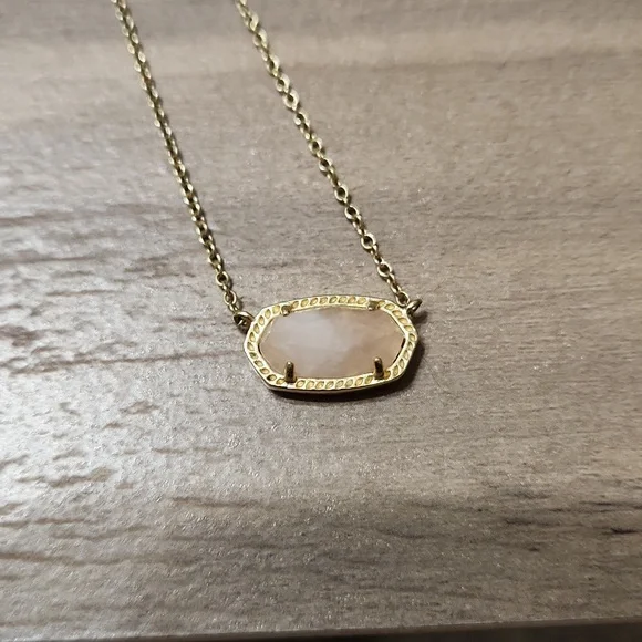 Lightly Used Kendra Scott Necklace - Picture 3 of 5